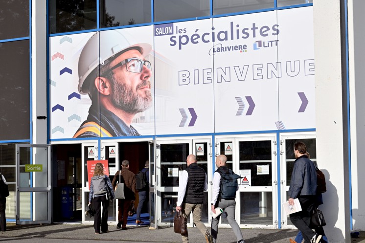 Entrée salon Les Spécialistes le 25 mars 2026